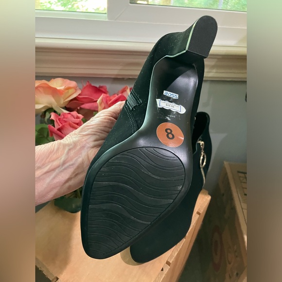 Impo woman size 8 suede Heel ankle boots - Picture 6 of 8